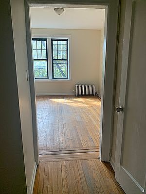 3rd image of 301 Cumberland St APT E2
