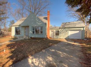 1702 Parkfront Dr, Flint, MI 48504