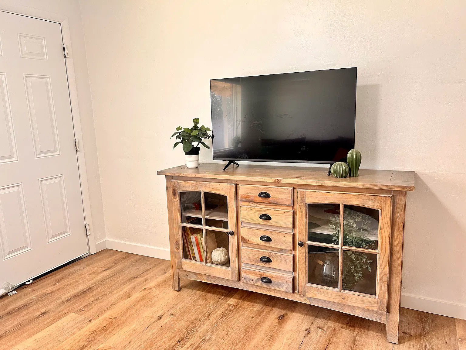 422 N 18th Ave — Photo 3