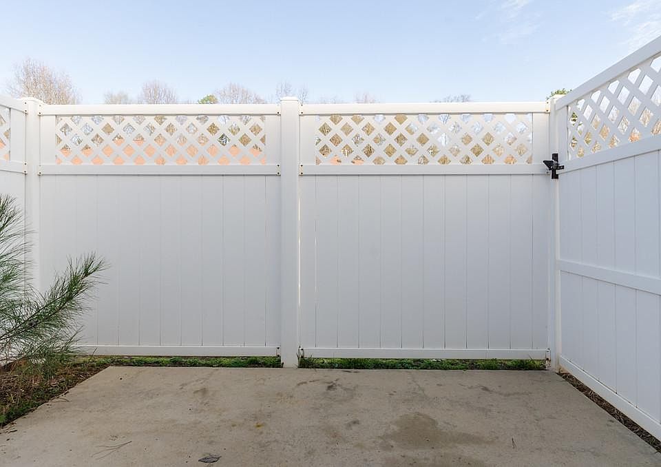 2nd image of 7020 Somerset Springs Dr