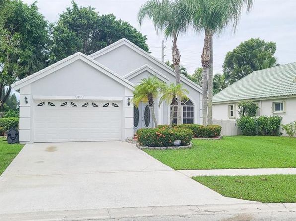 1851 Oak Berry Cir