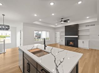 782 NE 71st St, Pleasant Hill, IA 50327