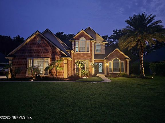 5th image of 1321 HONEYSUCKLE Drive