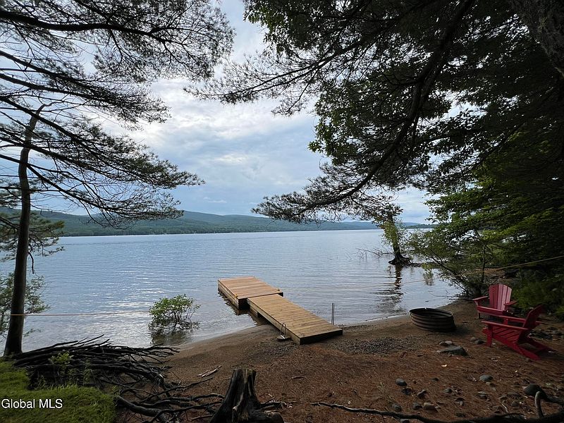 4th image of 629 N North Shore Road
