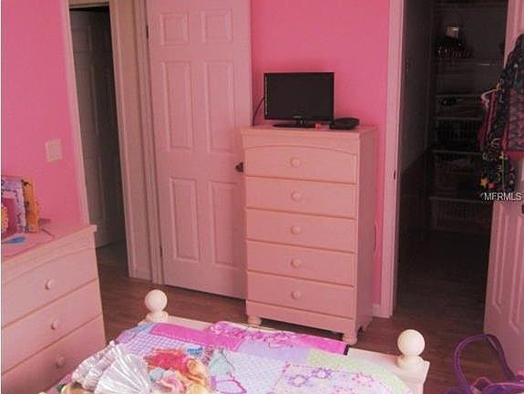 3rd image of 10206 Oak Dr