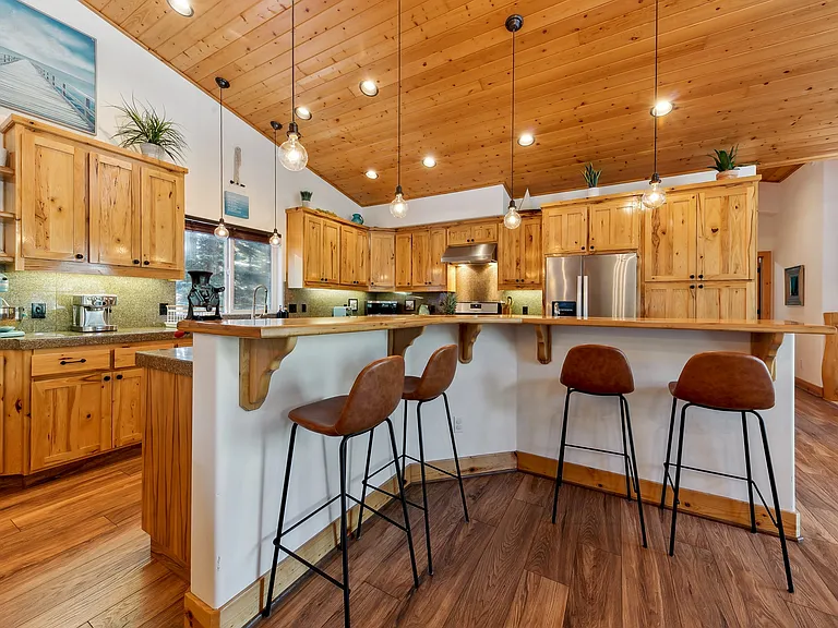243 Pine St — Photo 14