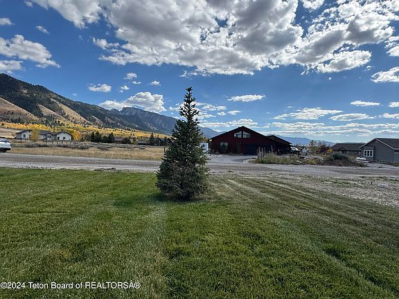 3rd image of 84 Bearlake Dr