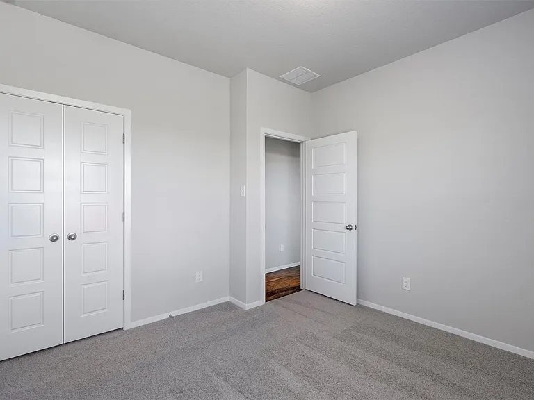 135 Chesterfield Dr — Photo 15