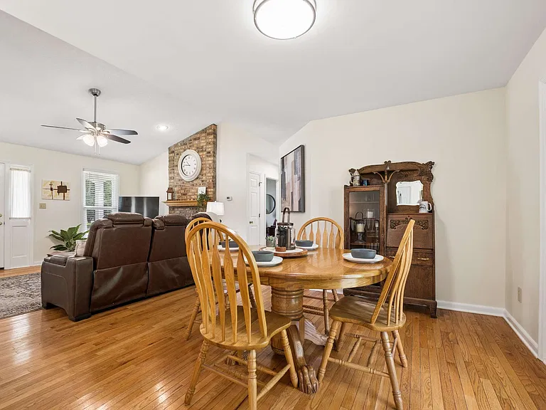 504 Riverview Dr — Photo 13