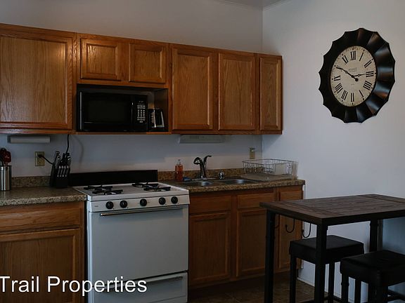 4th image of 107 Lawrence St #2
