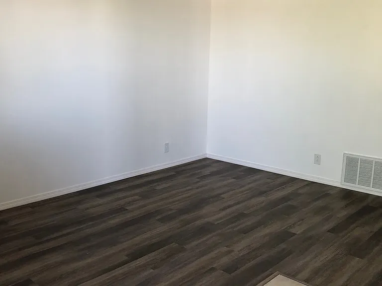 Updated NE Heights 2 Bedroom - Quality & Move-in Ready — Photo 21