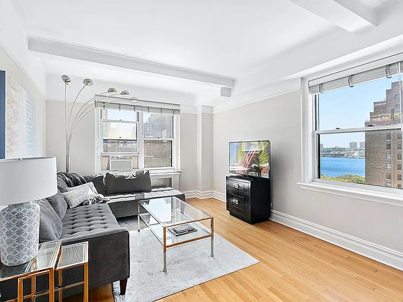 4th image of 304 W 75th St APT 12H