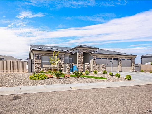 3rd image of 2153 John Wayne Drive