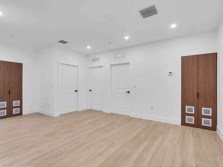 1037 NW 2nd St #3C — Photo 19