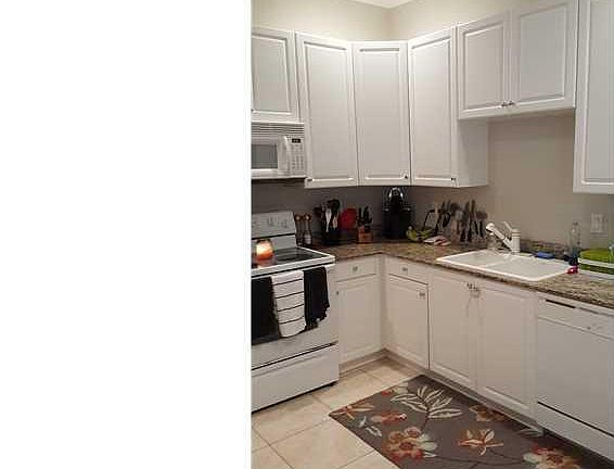 4th image of 3314 Lakeside Dr #44