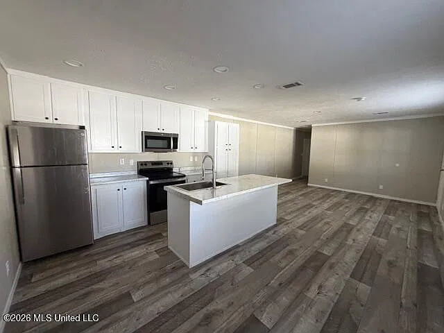 3 bed, 2.0 bath, 1200 sqft, $1,200 — Photo 2
