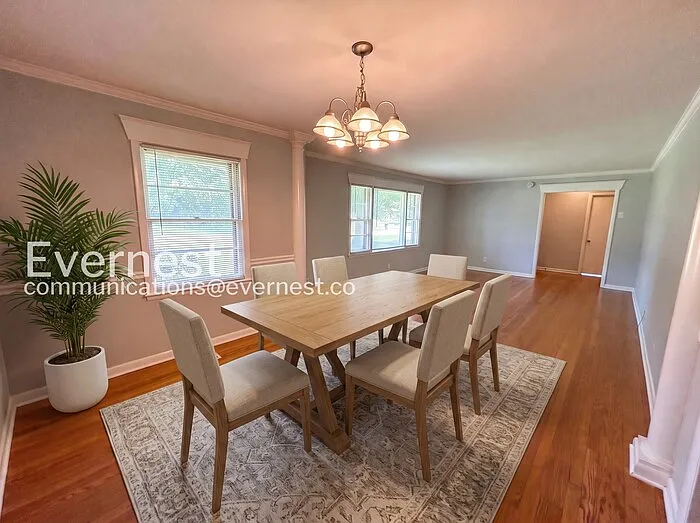 711 Elliott Dr — Photo 4