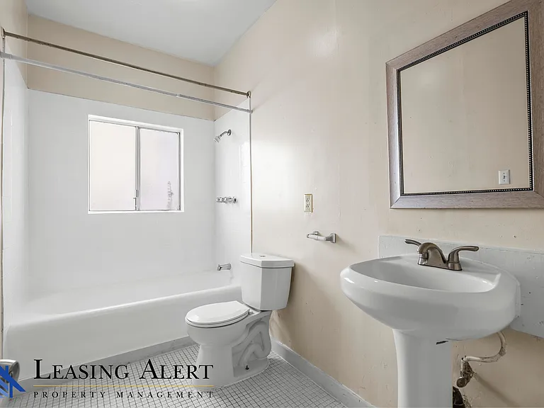108 S Cummings St — Photo 7