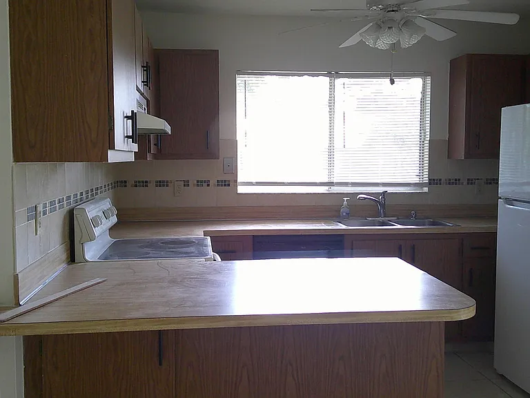 1350 SE La Haven Ct — Photo 7