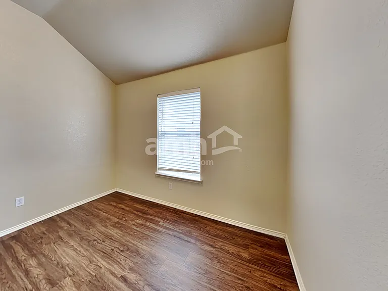 3213 Scenic Glen Dr — Photo 16