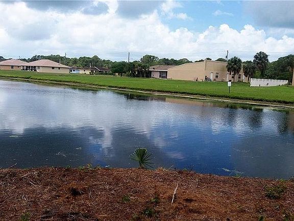 4th image of 213 Rotonda Cir