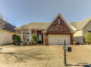 1677 Newton Oak Cir E, Memphis, TN 38117
