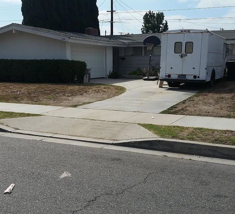 1st image of 1248 E Banyan Ave