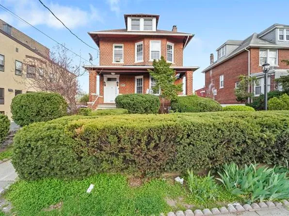 7308 Kennedy Boulevard image 1 of 10