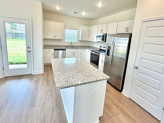 3rd image of 145 Sumer Rose Ln
