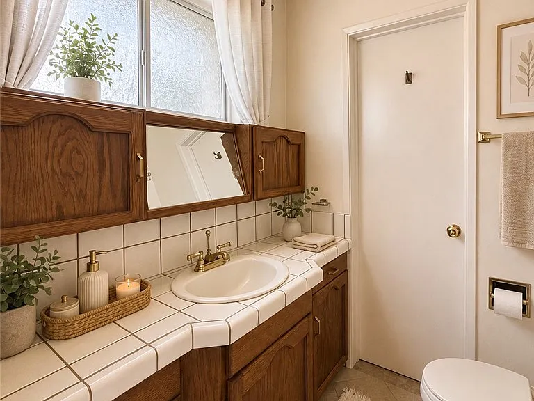 16404 Mayall St — Photo 9