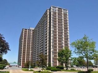 12900 Lake Ave APT 1609, Lakewood, OH 44107
