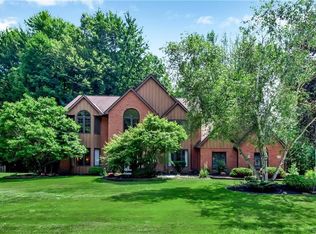 8348 Black Walnut Dr, East Amherst, NY 14051