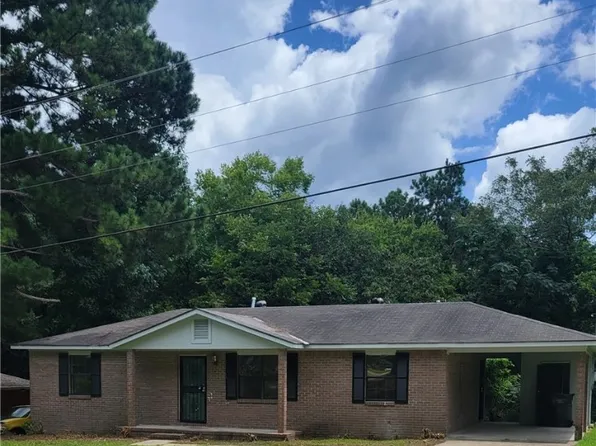2106 Auburn St, Tuskegee, AL 36083