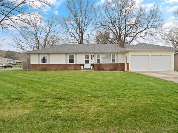 316 Crestview Dr, Richmond, MO 64085