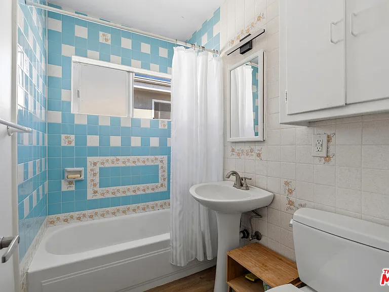 41 Westminster Ave — Photo 12