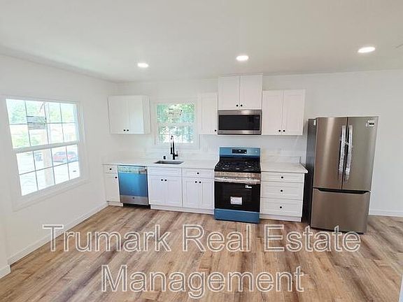 5th image of 938 W Glenoaks Blvd APT 7