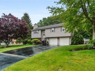 6 Lisa Ln, Bristol, RI 02809