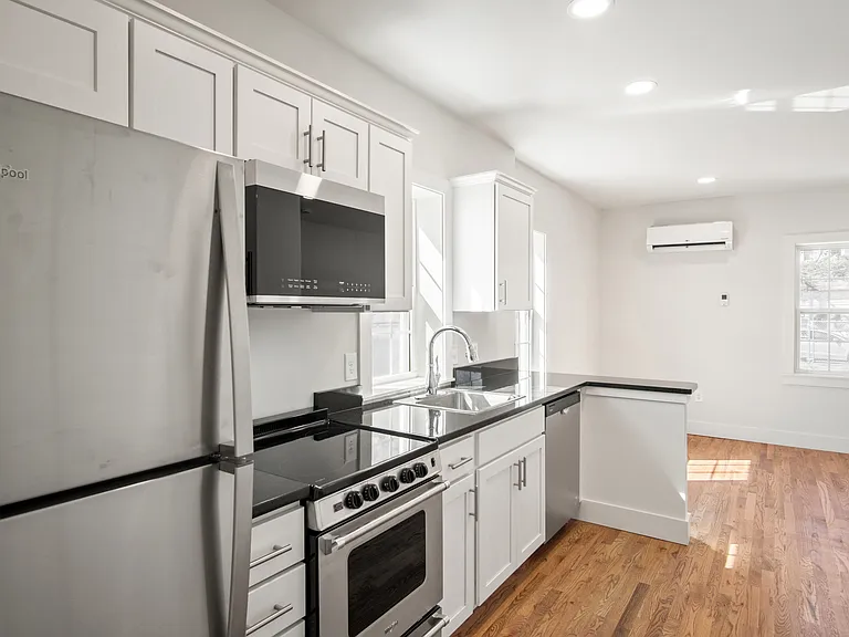 2733 E Magnolia Ave #103 — Photo 2