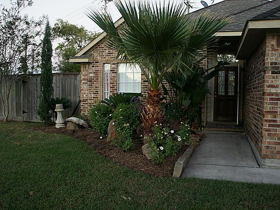 2nd image of 801 Santa Anna Ln