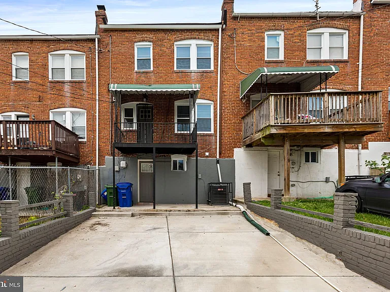 1015 Lyndhurst St — Photo 32