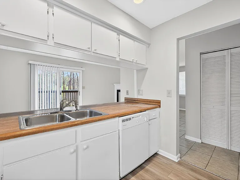 5367 Wayne St #B — Photo 11