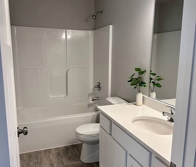 210 NW Common Pl — Photo 9