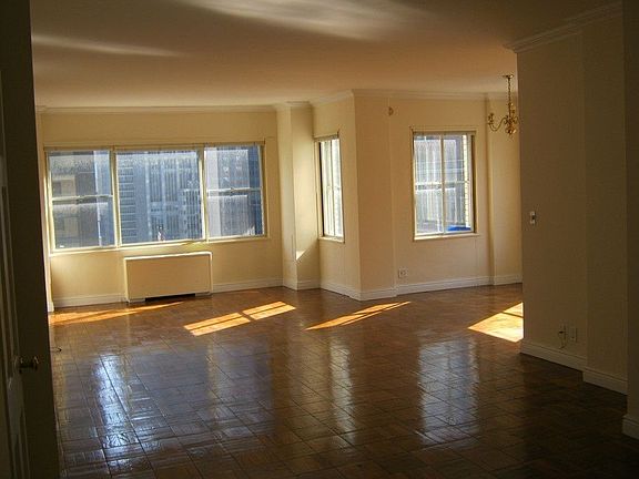 3rd image of 60 W 57th St APT 18J