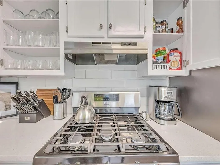 56 Brentwood Dr — Photo 6