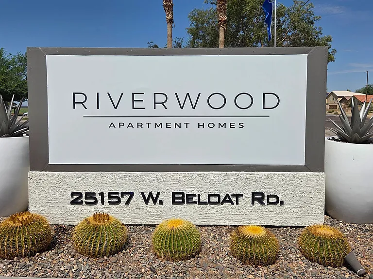 We offer the perfect blend of style, comfort, and convenience at Riverwood Apartment Homes. This is a community you'll be proud to call home.