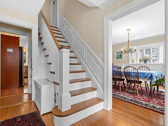 2nd image of 37 Brewster Rd