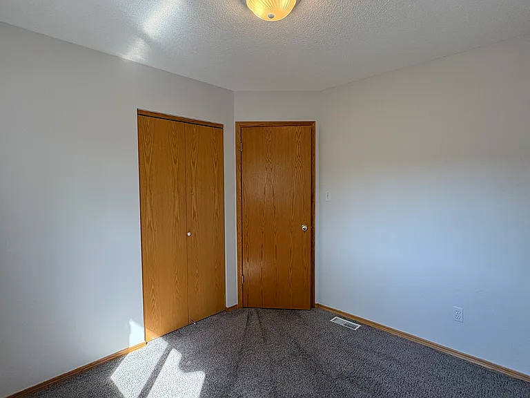 164 Strongberg Dr — Photo 11