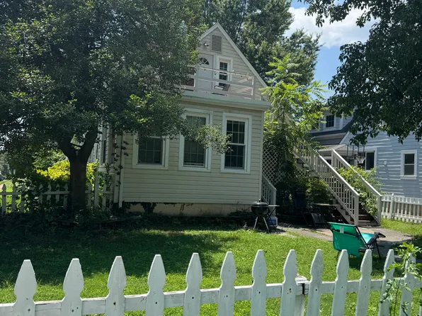 700 18th St S #2, Arlington, VA 22202