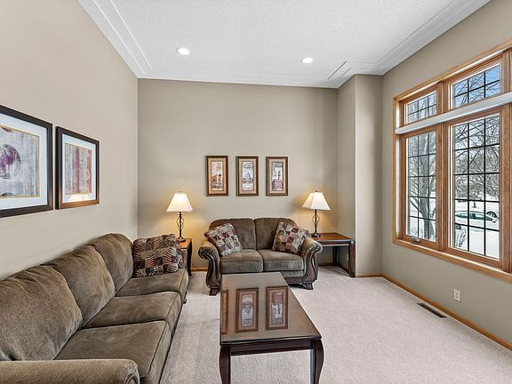 5th image of 534 Linden Ln