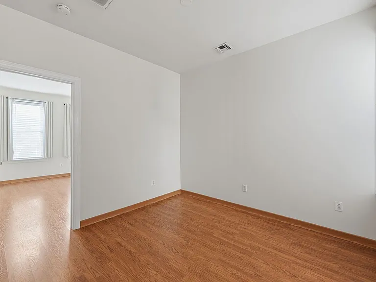 394 Woodlawn Ave #2 — Photo 20